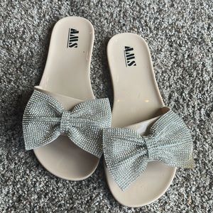 COPY - Beachy jelly slides with sparkle bow! 6.5  NWT